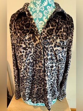 TRUE LUXE Leopard Print Velvet Button-Up Shirt